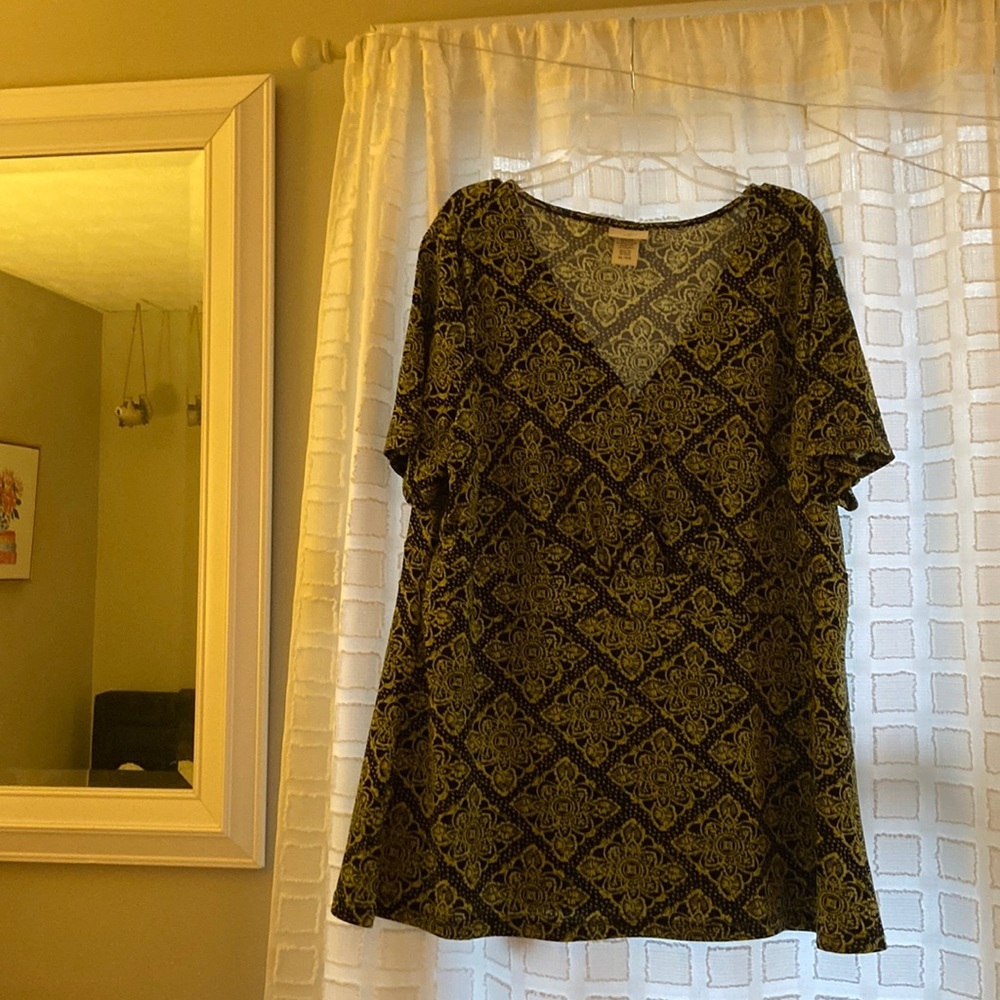 Women’s short sleeve blouse!